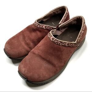 Merrell | Encore Adams Clogs Raisin Color Giraffe Print 8.5